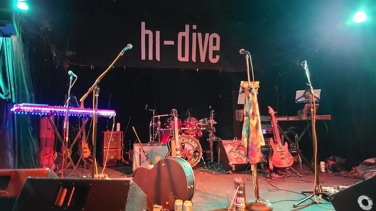 Hi-Dive - Photo 10