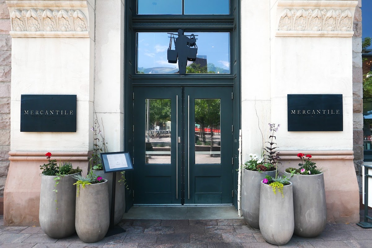 Union Station Hidden Gems: Coffee and Wine by the Hour