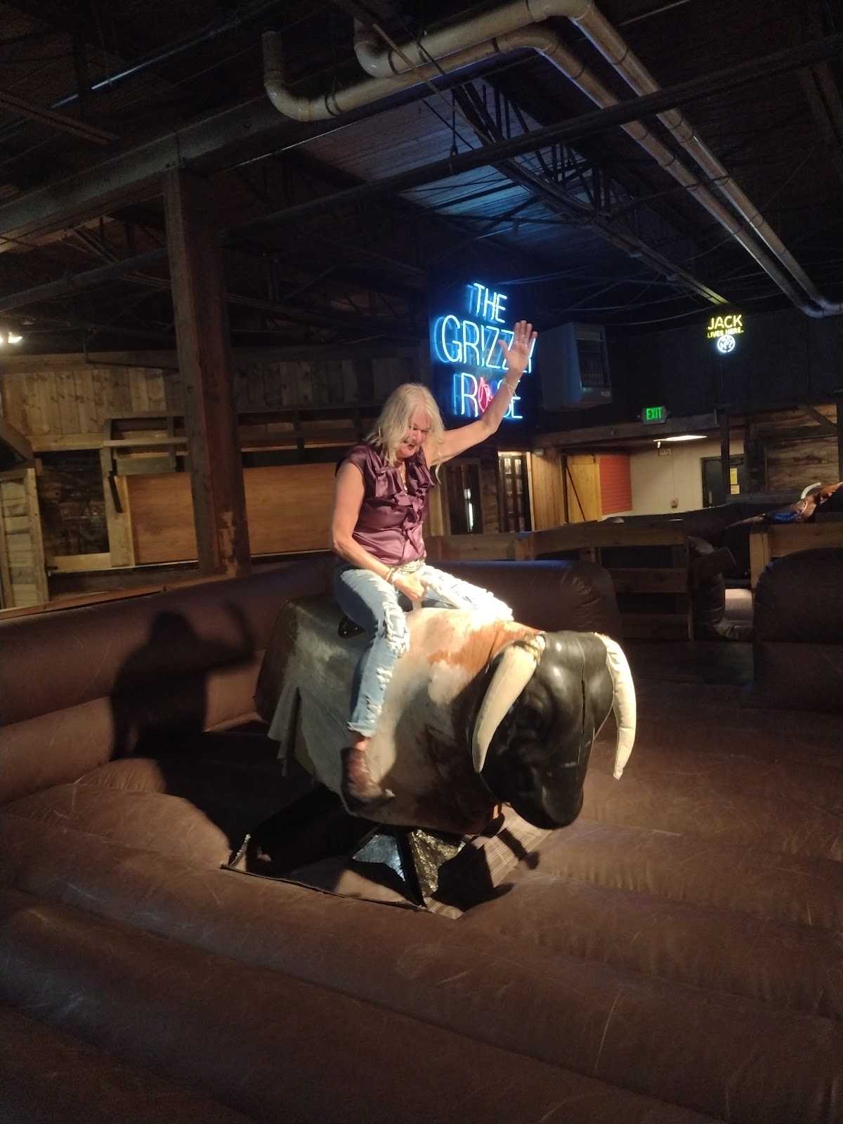 Grizzly Rose, Denver