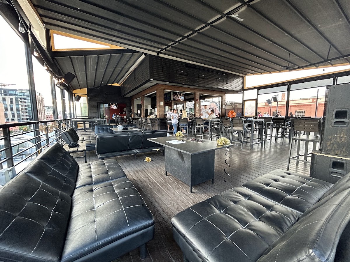 ViewHouse Ballpark, a bar in Ballpark, Denver