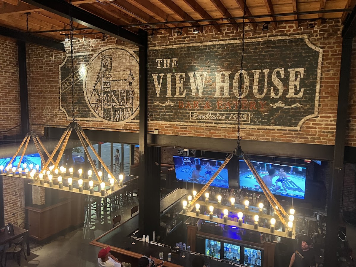 ViewHouse Ballpark, a bar in Ballpark, Denver