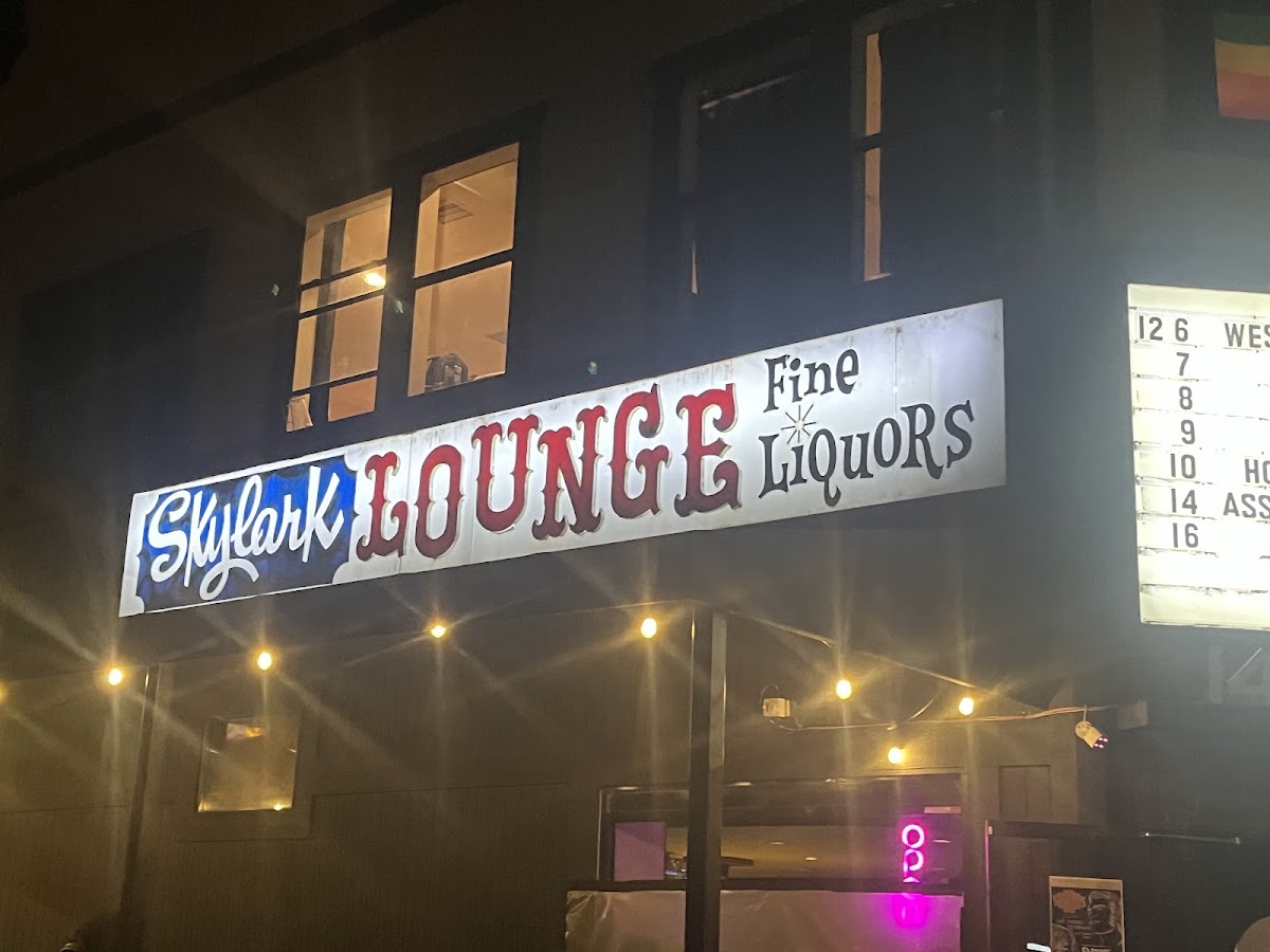 Skylark Lounge - Photo 7